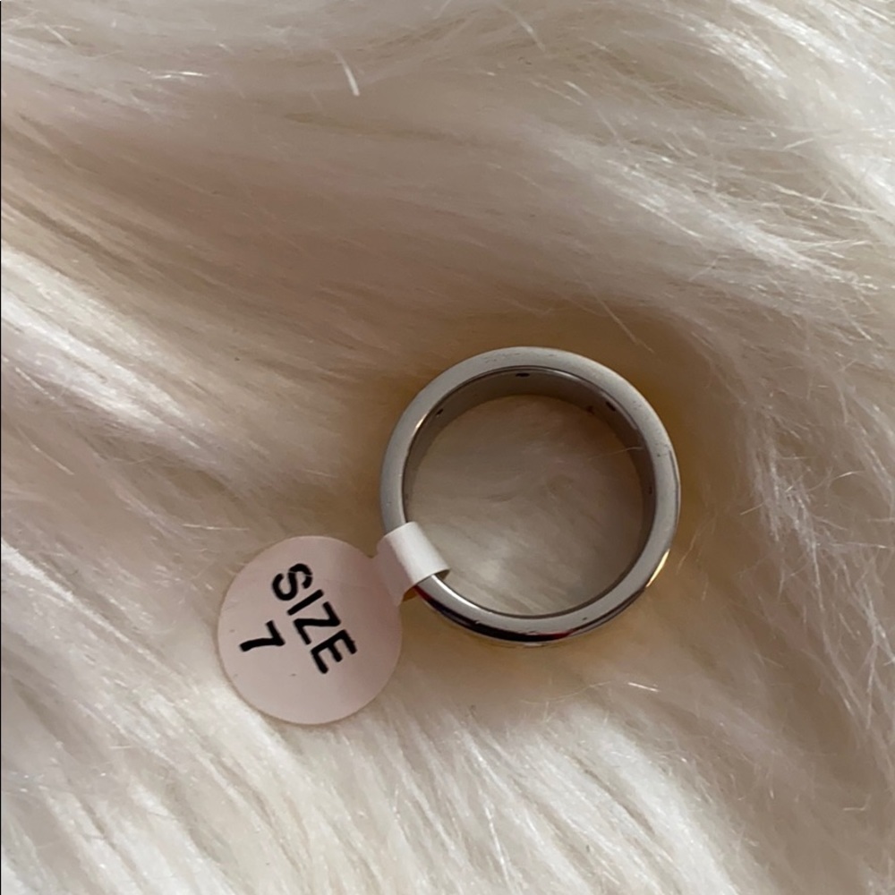 New statement ring - Picture 4 of 4